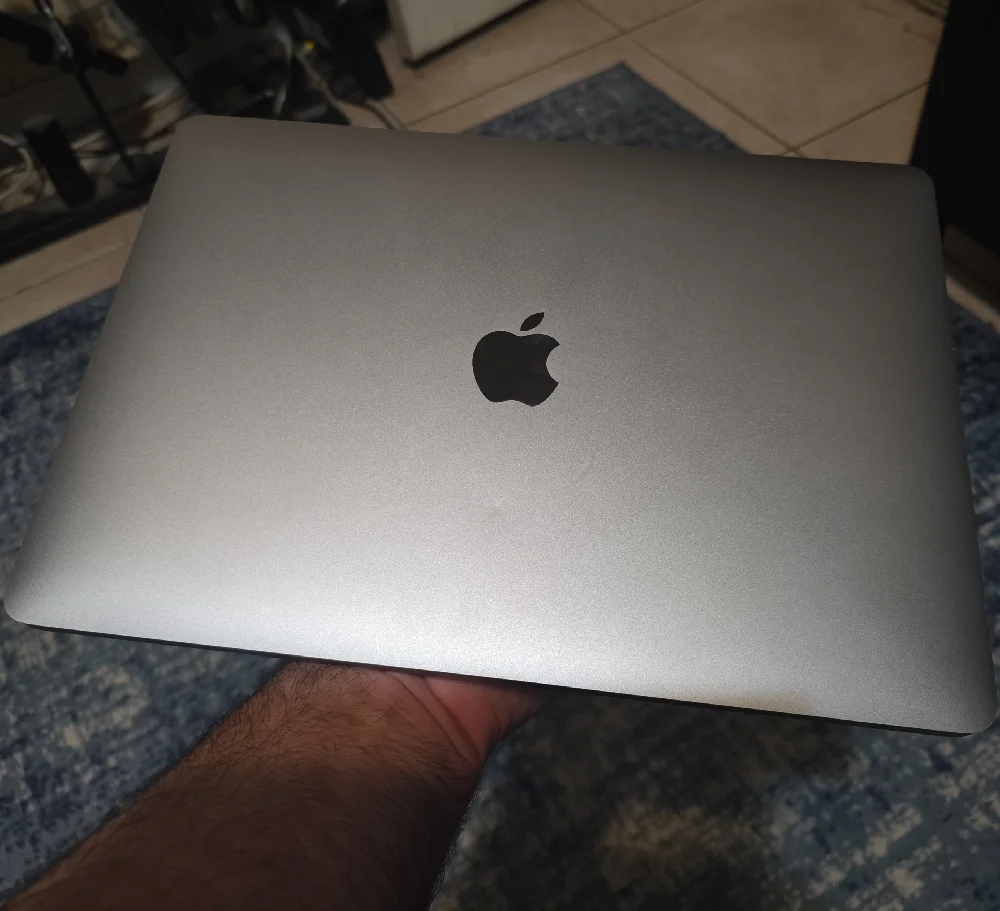 Apple MacBookAir 13 Inch - Sleek Gray Finish